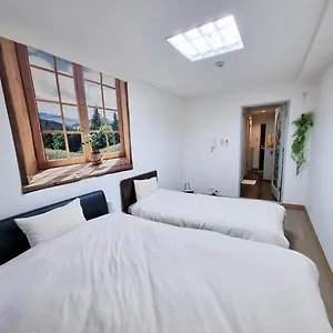 Apartamento 네코하우스 난바점, Osaka